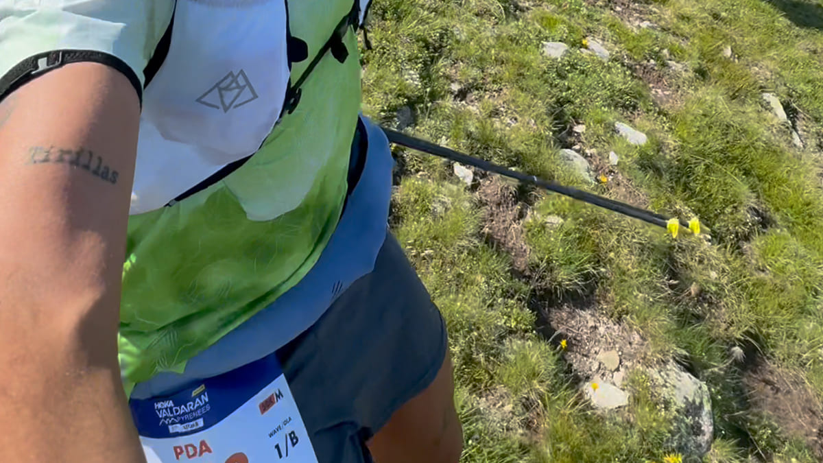 Load video: Lightweight Trail Running Waist Belt – Unleash Your Peak Performance