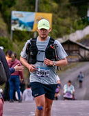 Unisex UltraLight 8L Pro Running Vest in Black