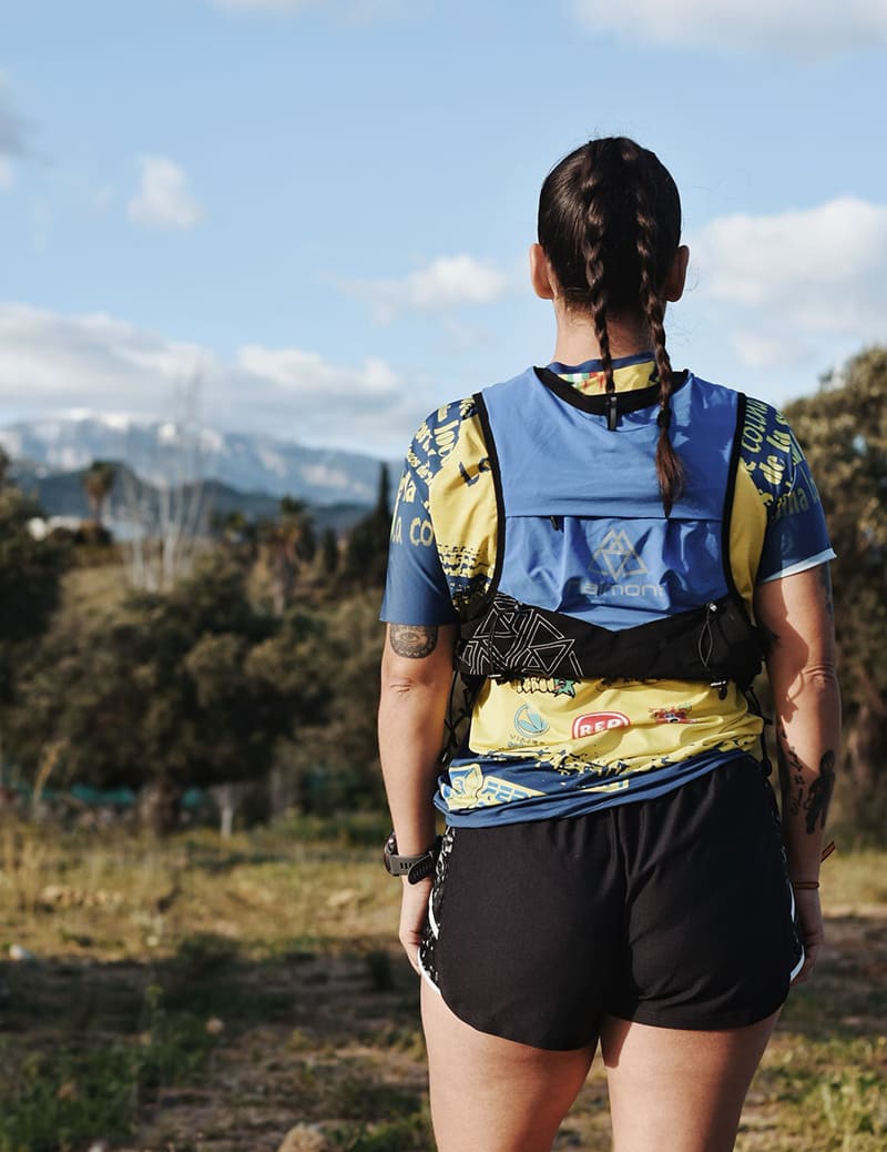 Unisex UltraLight 8L Pro Running Vest in Blue