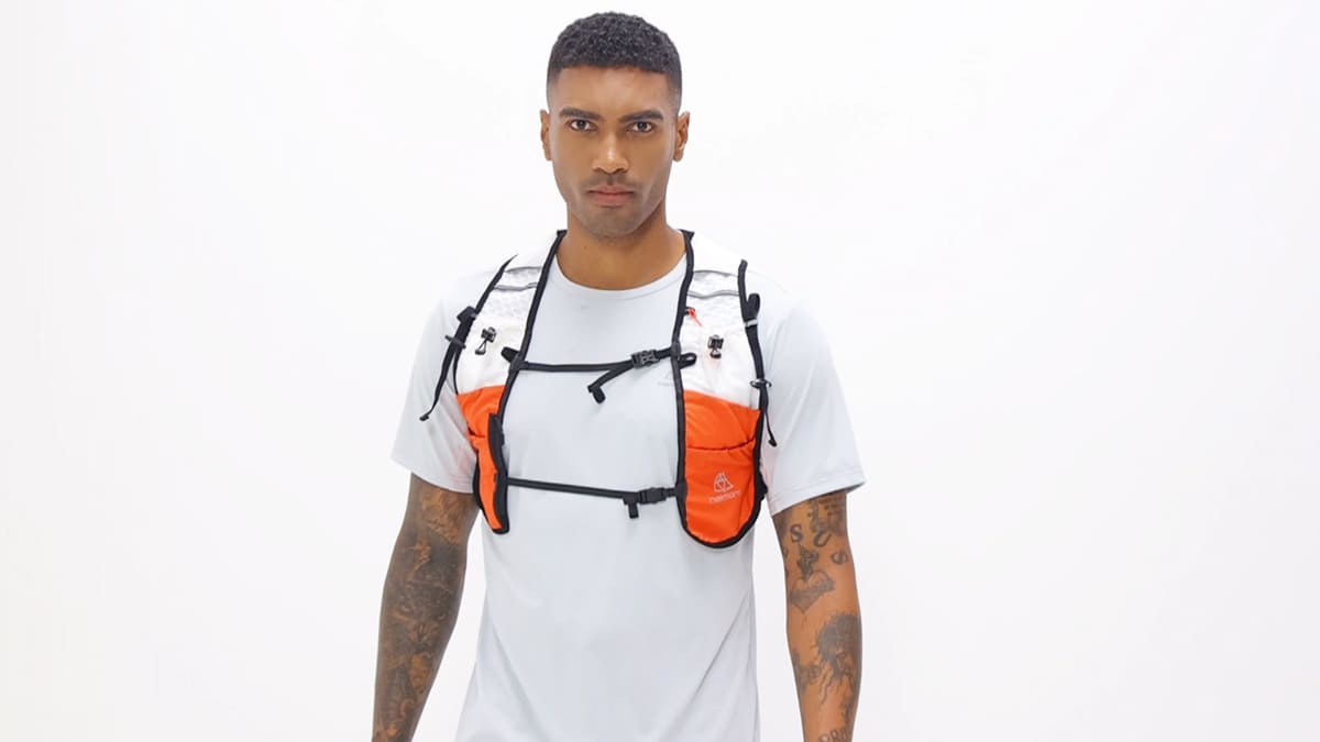 Load video: UltraLight 5L Hydration Running Vest – Zero-Bounce Trail Pack for Long-Distance (Unisex)